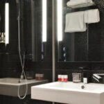 Salle de bain chambre Deluxe - Hôtel Rohan